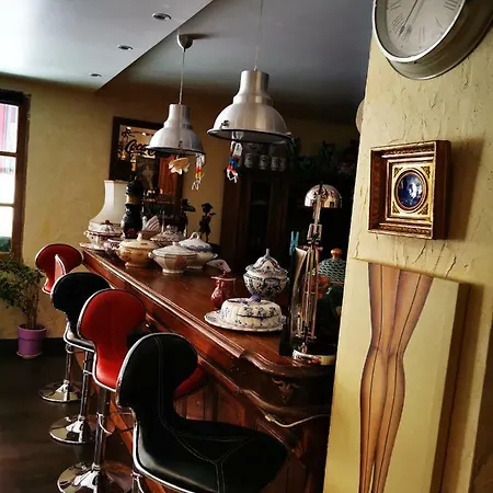 Bar B'rock 3*