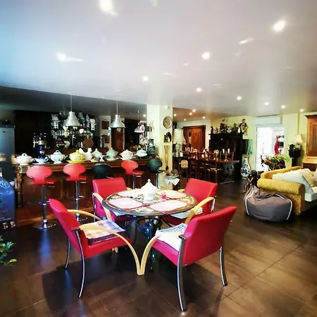 Bar B'rock Hotel